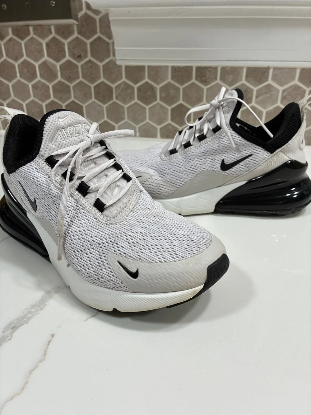 Nike silver “lace” and Black Air Max 270 Athletic Sneakers Women’s Size 6